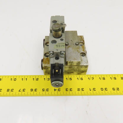 Rexroth 0820 023 991 2 Way Single Solenoid Hydraulic Valve 48VDC Coil Manifold