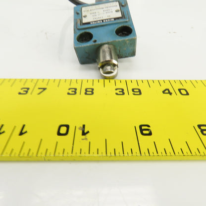 Yamatake Honeywell 14CE2-1J Roller Plunger Limit Switch 3A 250VAC