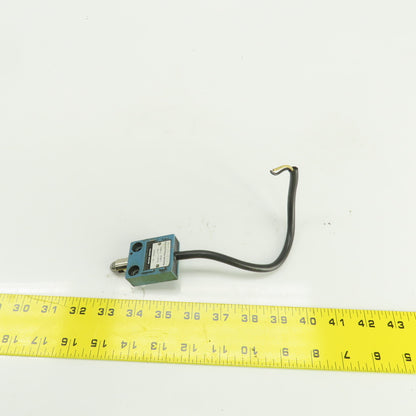 Yamatake Honeywell 14CE2-1J Roller Plunger Limit Switch 3A 250VAC