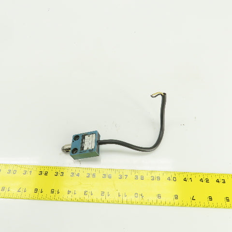 Yamatake Honeywell 14CE2-1J Roller Plunger Limit Switch 3A 250VAC
