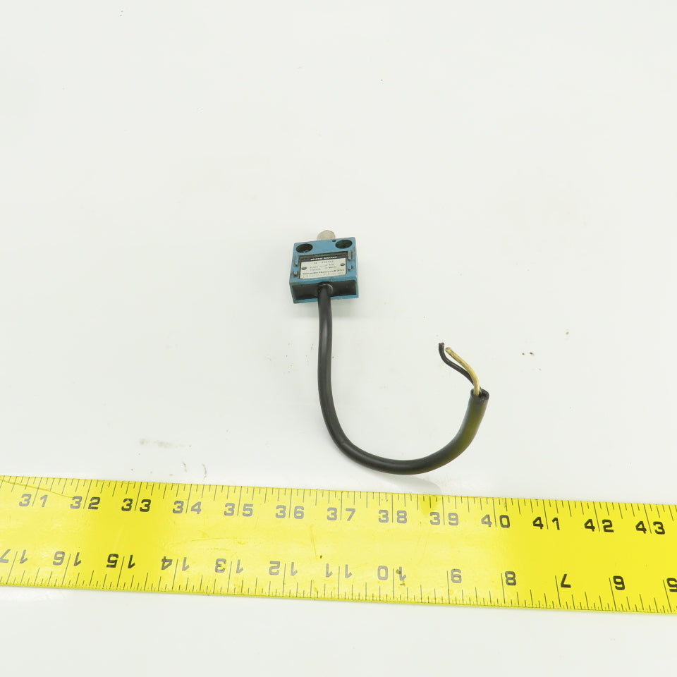 Yamatake Honeywell 14CE2-1J Roller Plunger Limit Switch 3A 250VAC
