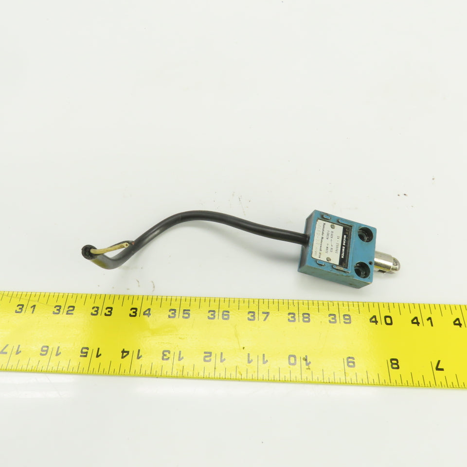 Yamatake Honeywell 14CE2-1J Roller Plunger Limit Switch 3A 250VAC