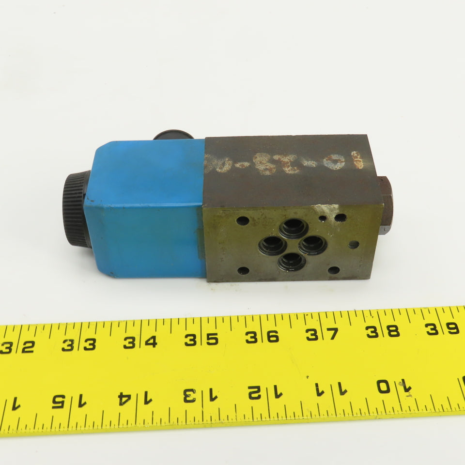 Vickers DG4V-3-OA-M-U-B6-60 4/2 Hydraulic Directional Control Valve 120V Coil