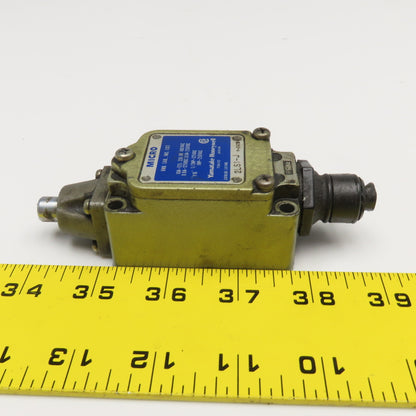 Yamatake Honeywell 2LS1-J Push Button Limit Switch 480VAC 250VDC