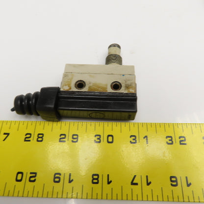 Omron ZC-Q2255 480VAC 250VDC Roller Snap Action Limit Switch Lot Of 5