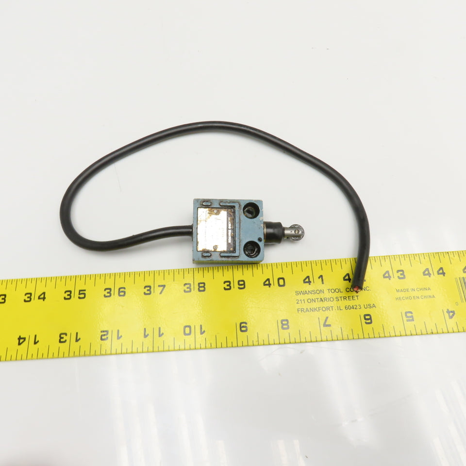 Yamatake Honeywell 14CE8-1J 3A 250VAC Micro Limit Switch