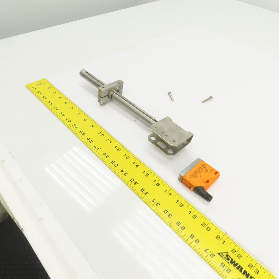 IFM O5P201 O5P-HPKG/US100 Retro-Reflective Sensor 10-36VDC W/Adjustable Mount