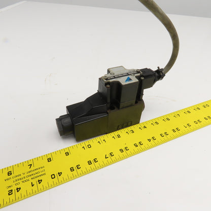 Daikin KSO-G02-2BA-10-N 4/3 Position Closed Center Hydraulic Valve 100V Coil