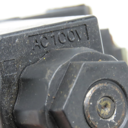 Daikin KSO-G02-2BA-10-N 4/3 Position Closed Center Hydraulic Valve 100V Coil