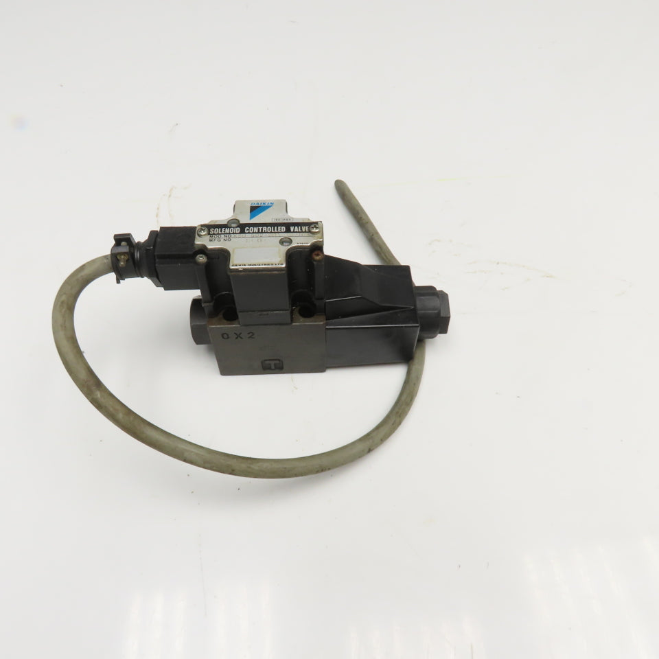 Daikin KSO-G02-2BA-10-N 4/3 Position Closed Center Hydraulic Valve 100V Coil