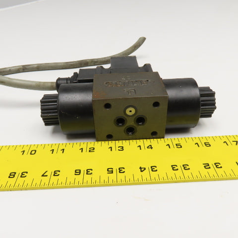 Daikin LS-G02-2CA-10-N 4/3 Position Closed Center Hydraulic Valve 100V Coil