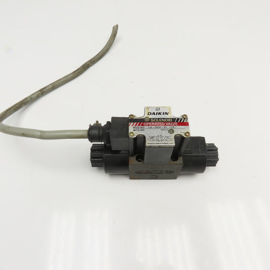 Daikin LS-G02-2CA-10-N 4/3 Position Closed Center Hydraulic Valve 100V Coil