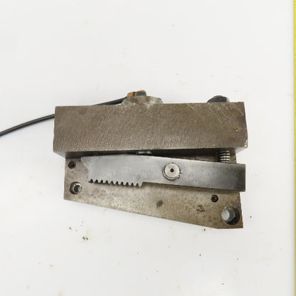 Pneumatic Single Serrated Jaw Clamping Device 2-1/4" x 1/2" Jaw
