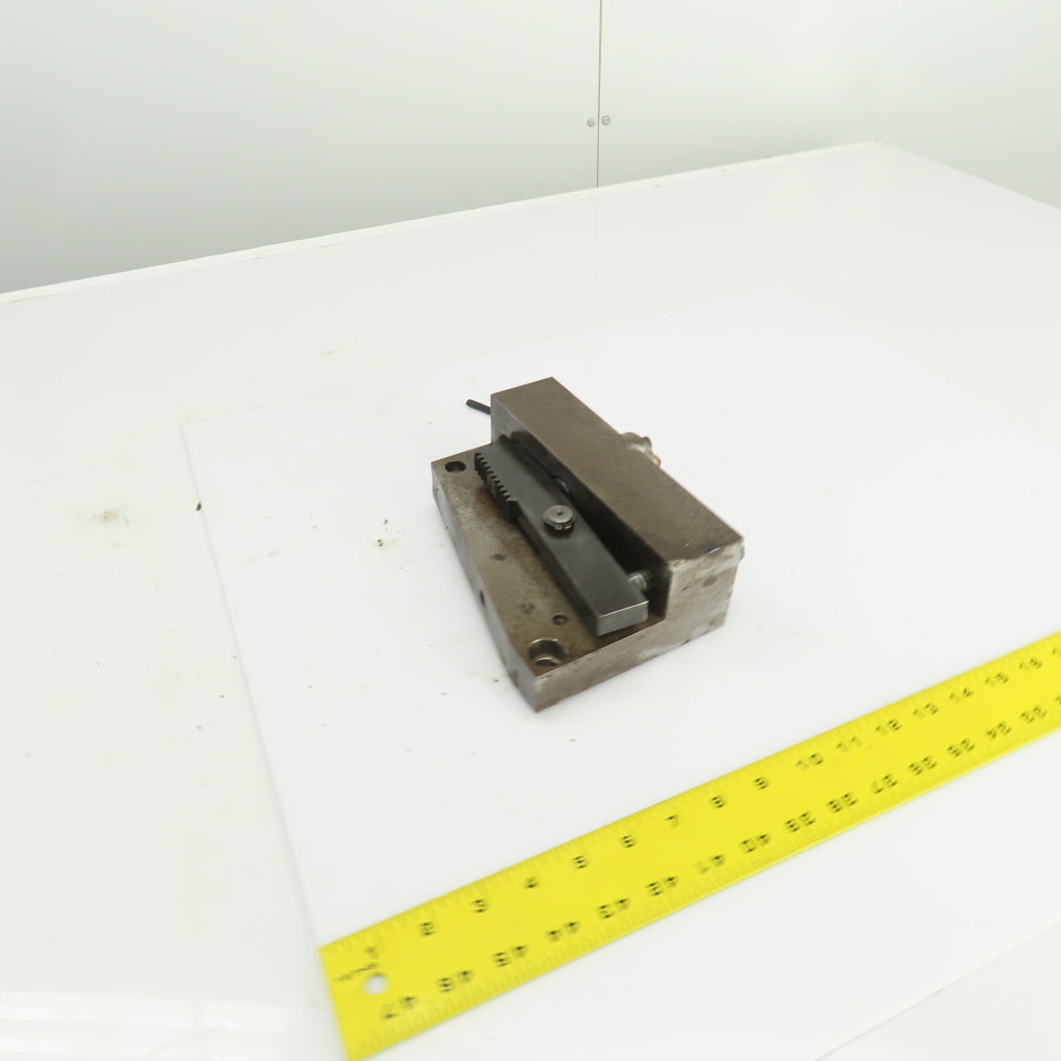 Pneumatic Single Serrated Jaw Clamping Device 2-1/4" x 1/2" Jaw