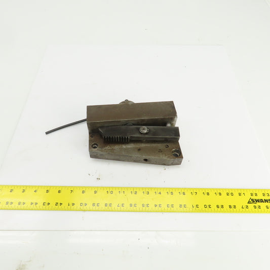 Pneumatic Single Serrated Jaw Clamping Device 2-1/4" x 1/2" Jaw