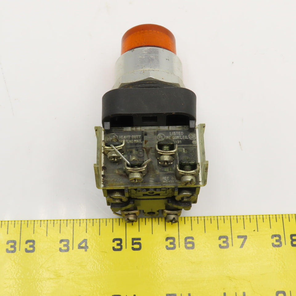 Allen Bradley 800T-PT16 600V Illuminated Push Button Switch Amber 120V Lamp