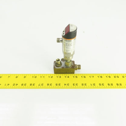 IFM PN2222 Pressure Sensor 20-30VVDC 300 BAR 4350PSI W/Valve Block