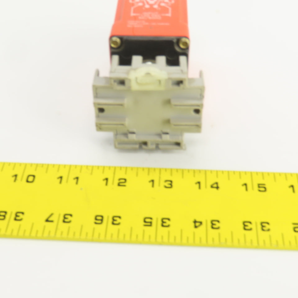 NCC T3K-3600-461 Solid State Timer 36-3600 SEC 120VAC Input W/Base