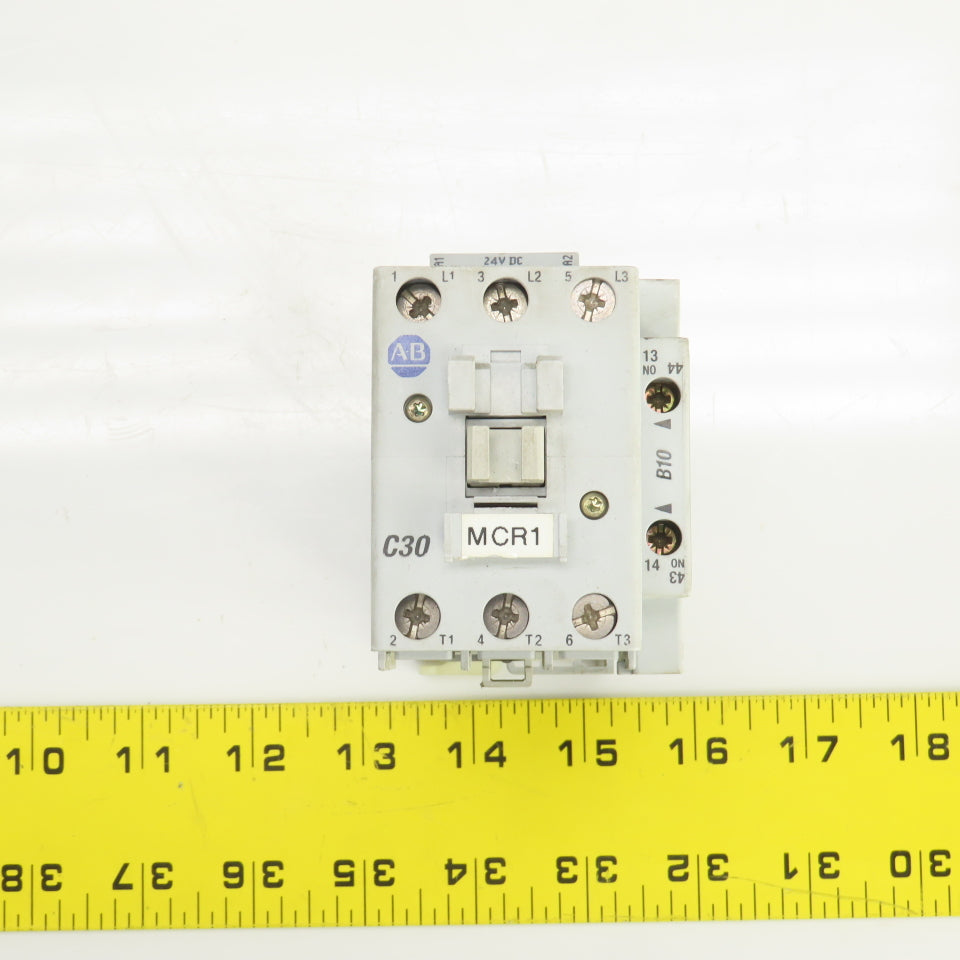 Allen Bradley 100-C30Z*00 Ser C 600V AC Contactor W/24V DC Coil