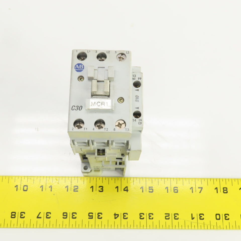 Allen Bradley 100-C30Z*00 Ser C 600V AC Contactor W/24V DC Coil