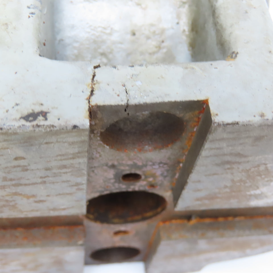 Cushman 10-061-04-000C 4" Faceplate Jaw Holders Damaged AS/IS Lot Of 2