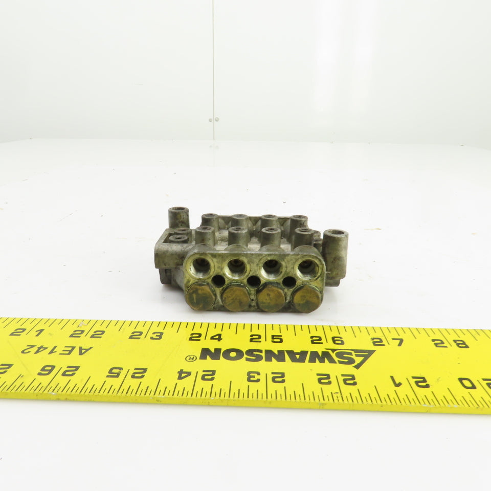 8 Port Dual Output Piston Lubricator Manifold