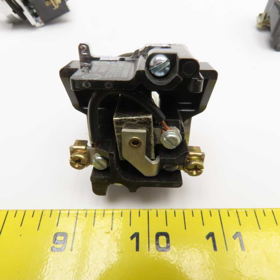 Cutler Hammer 10250T Low Voltage AC/DC Illuminated Switch Body Lot Of 4
