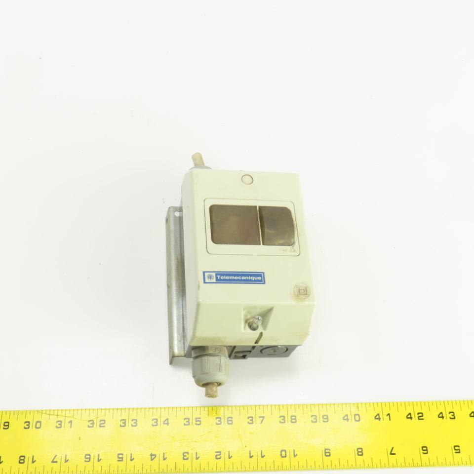 Telemecanique GV2-M14 6-10A Manual Motor Starter 1-7-1/2HP 600VAC W/Enclosure