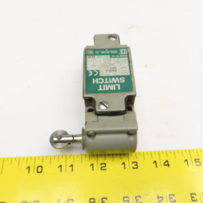 Square D BM61F 600V 10A Limit Switch Right Angle Roller Plunger
