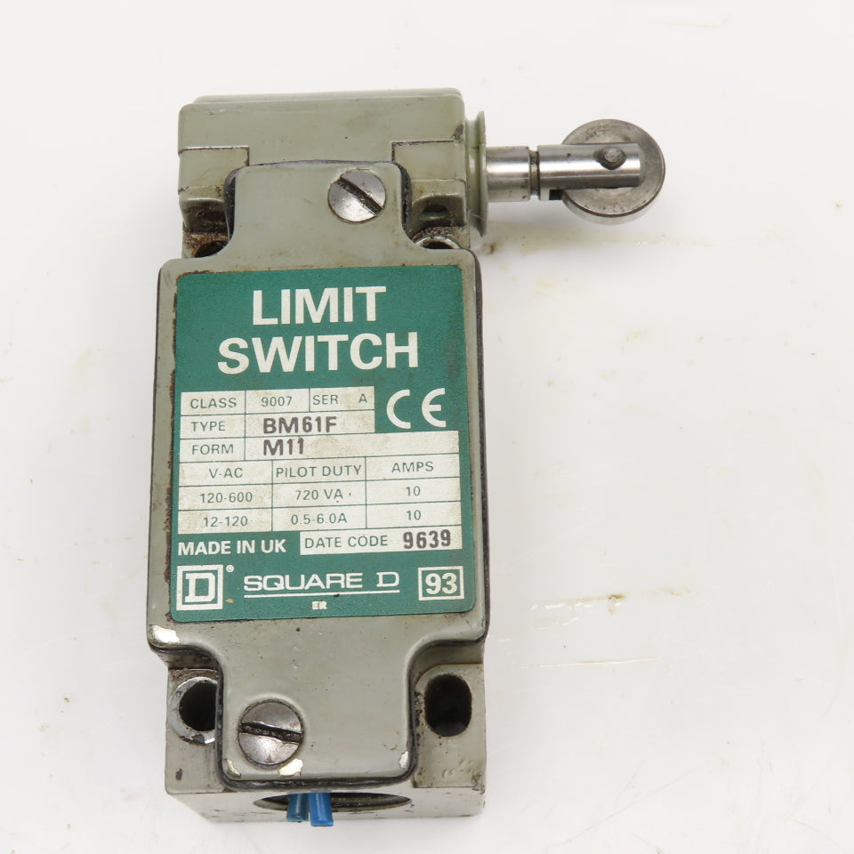 Square D BM61F 600V 10A Limit Switch Right Angle Roller Plunger