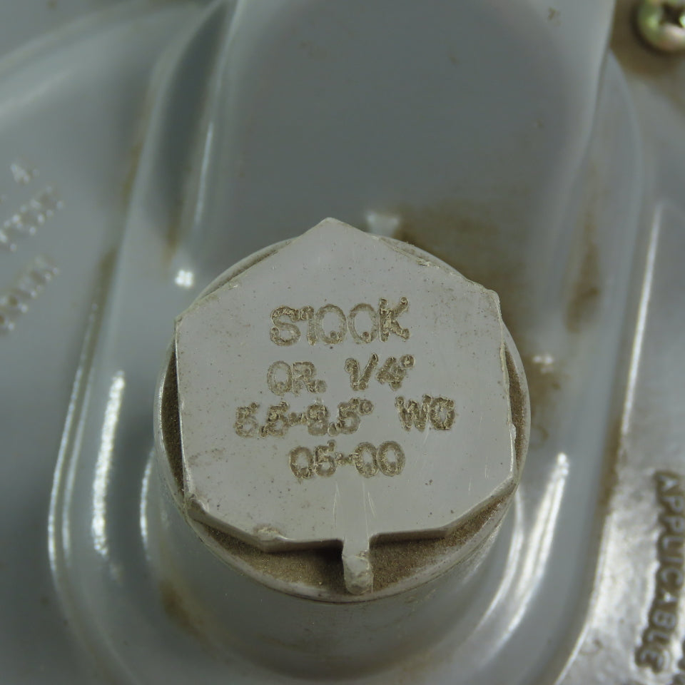 Fisher Controls S100K Gas Pressure Regulator 5.5-8.5 WC W/Relief Valve 3/4" NPT