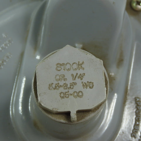 Fisher Controls S100K Gas Pressure Regulator 5.5-8.5 WC W/Relief Valve 3/4" NPT