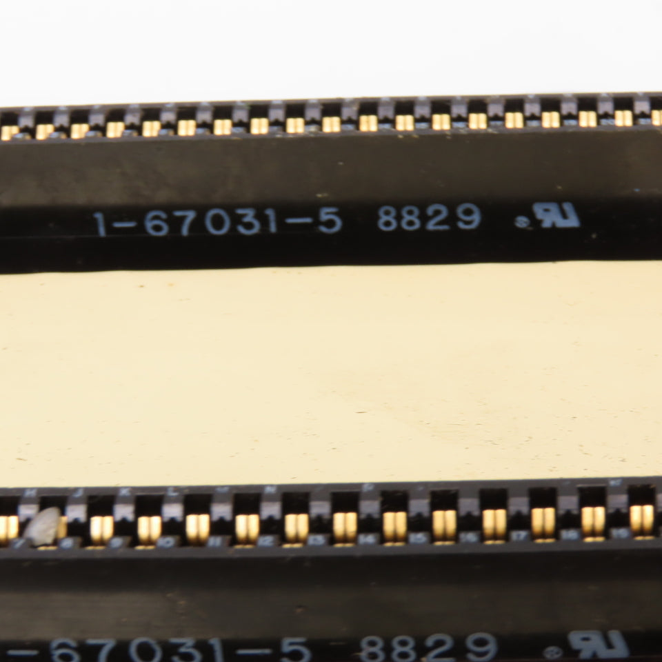 AMP 1-67031-5 22 Position Card Slot Connector