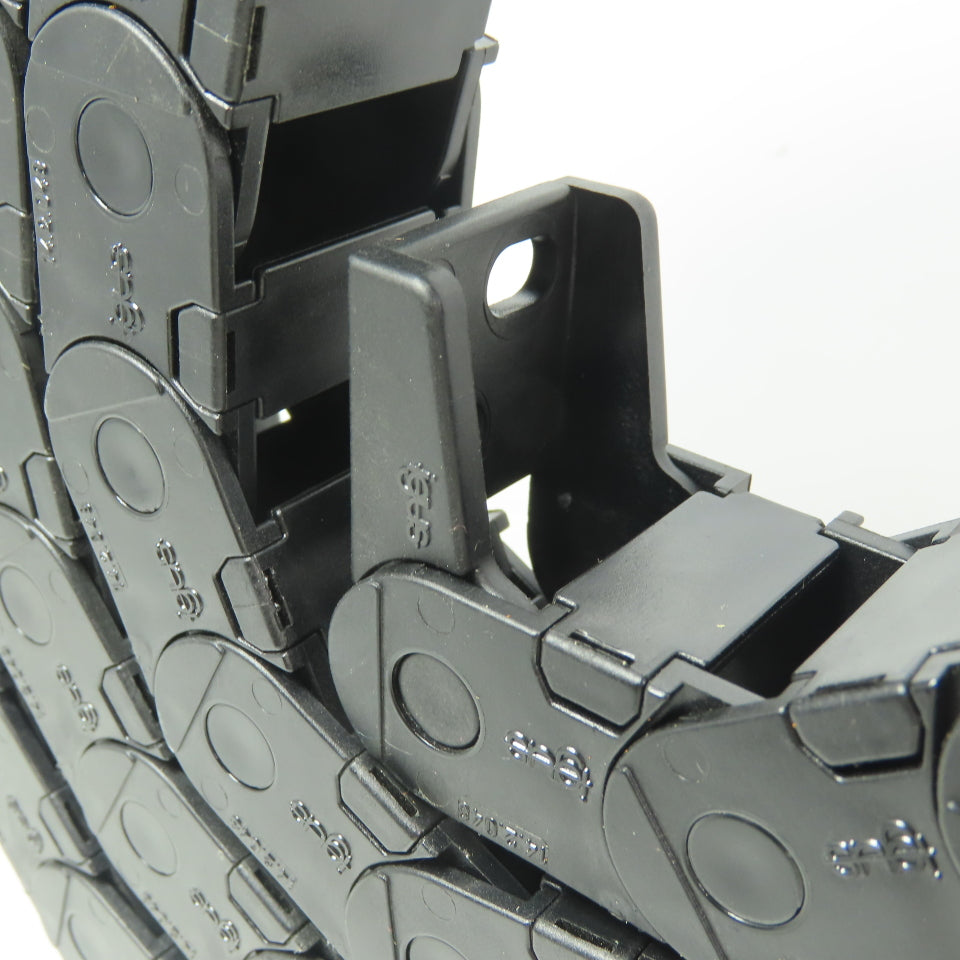 Igus 14.2.048 Energy Chain 1-3/8 "x 1" x 108" W/3 End Anchors
