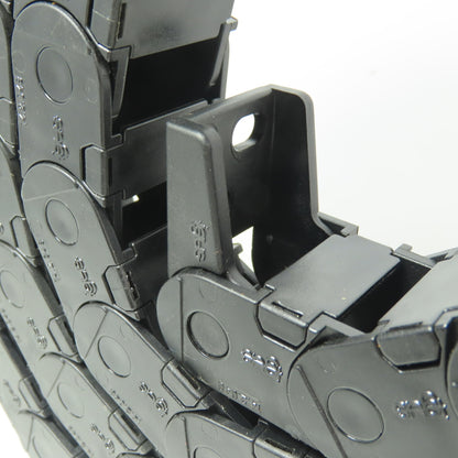 Igus 14.2.048 Energy Chain 1-3/8 "x 1" x 108" W/3 End Anchors