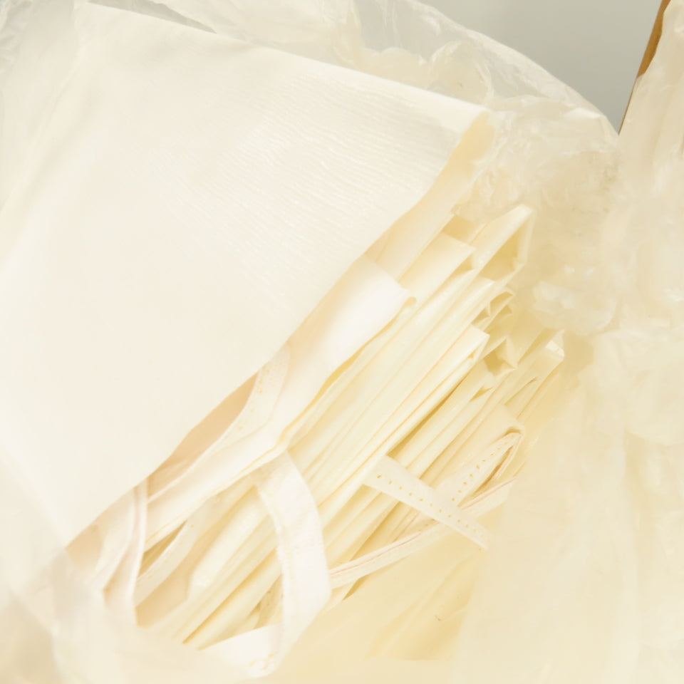 DuPont TYCHEM SL Universal Size White Chemical Protective Aprons Lot Of 30
