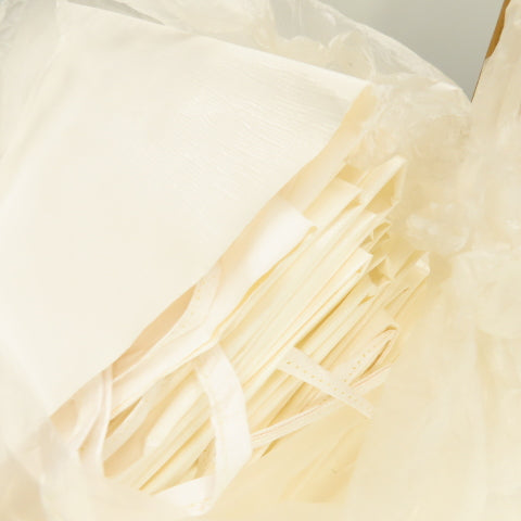 DuPont TYCHEM SL Universal Size White Chemical Protective Aprons Lot Of 30