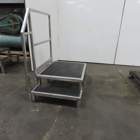 15" Working Height Stainless Steel 2 Step Right Hand Rail Platform 32" x 37"