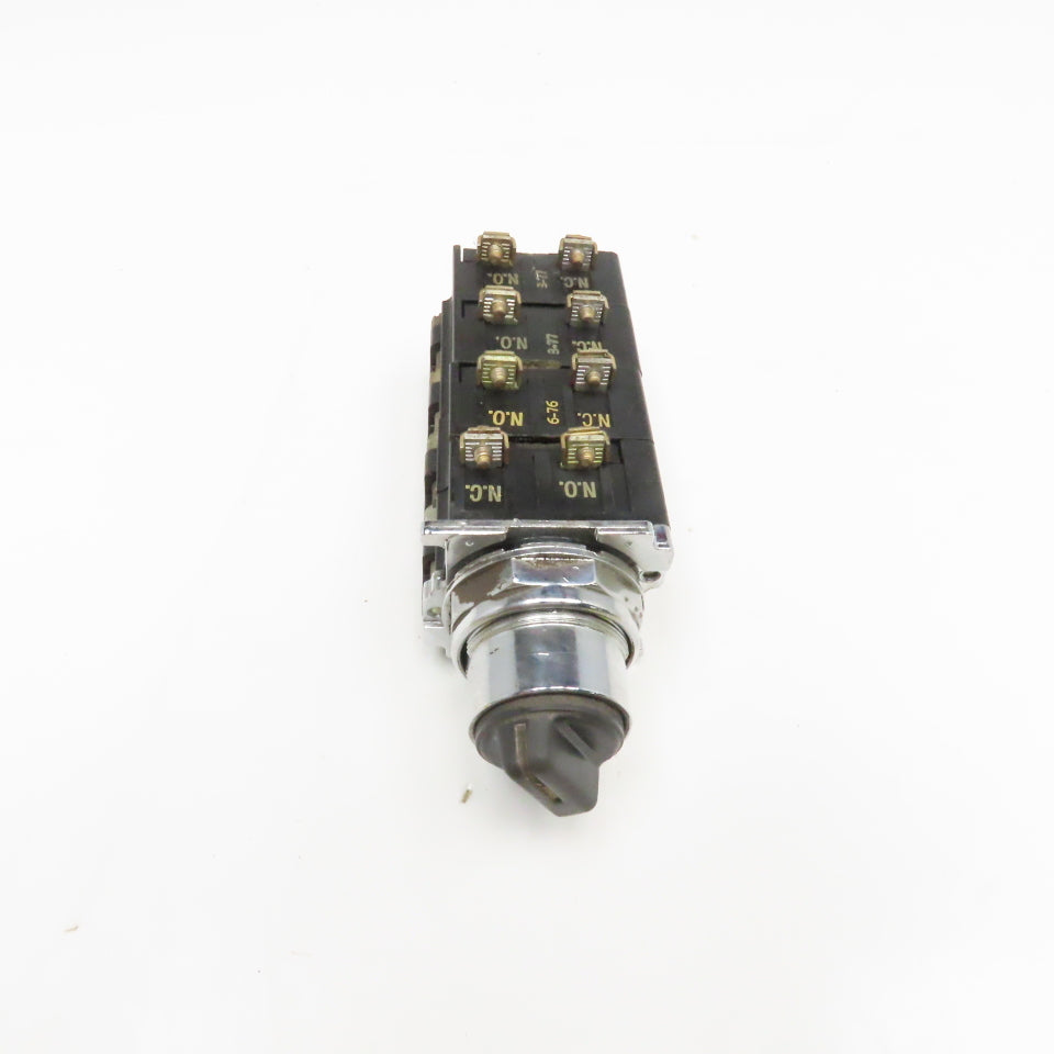Cutler Hammer 10250T 3 Position 600V 250VDC 4 N/O 4 N/C Contacts