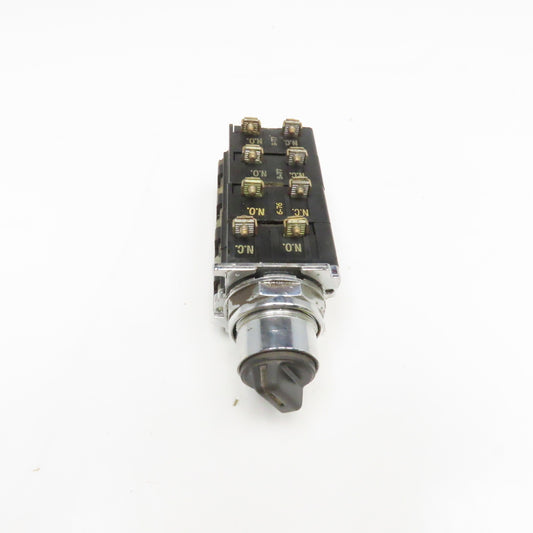 Cutler Hammer 10250T 3 Position 600V 250VDC 4 N/O 4 N/C Contacts