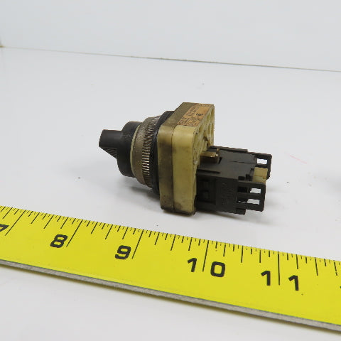 Fuji AH30-P2 2 Position Selector Switches 600V Lot Of 4