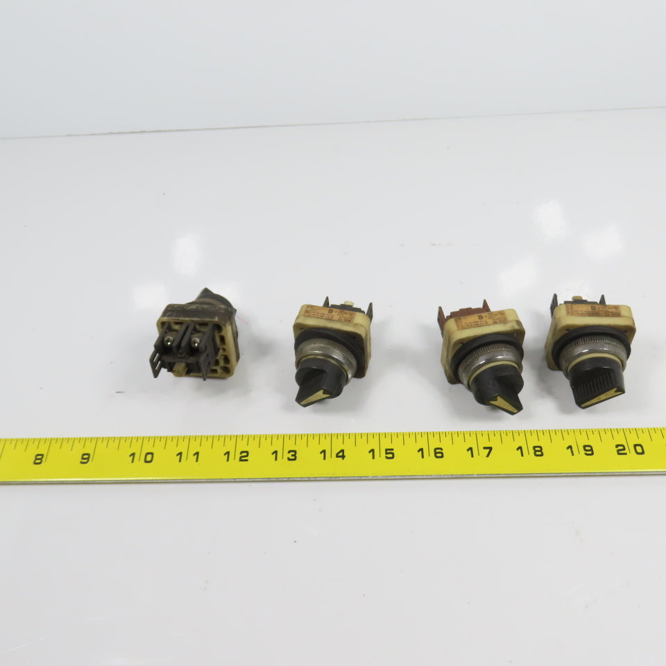 Fuji AH30-P2 2 Position Selector Switches 600V Lot Of 4