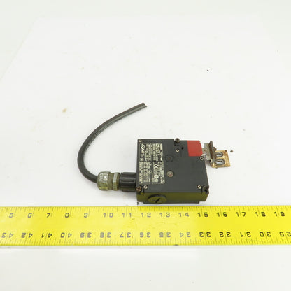 Omron D4NL-4EFB-B Guard Lock Safety Door Switch 240VAC W/Key
