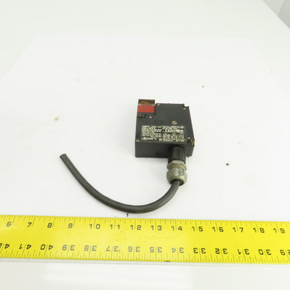Omron D4NL-4EFB-B Guard Lock Safety Door Switch 240VAC W/Key