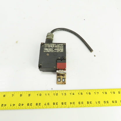 Omron D4NL-4EFB-B Guard Lock Safety Door Switch 240VAC W/Key