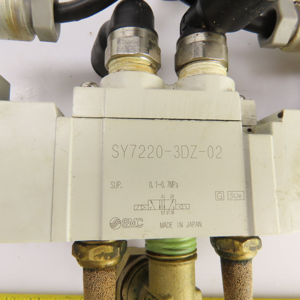 SMC SY7220-3DZ-02 Pneumatic Double Solenoid Valve 0.1-0.7MPa 110V