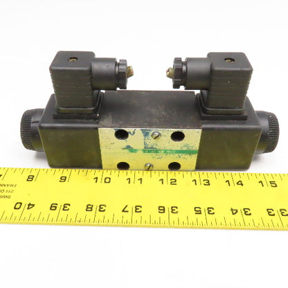 Vickers DG4V-CS-2C-M 4/3 Position Closed Center Hydraulic Valve 120V Coil