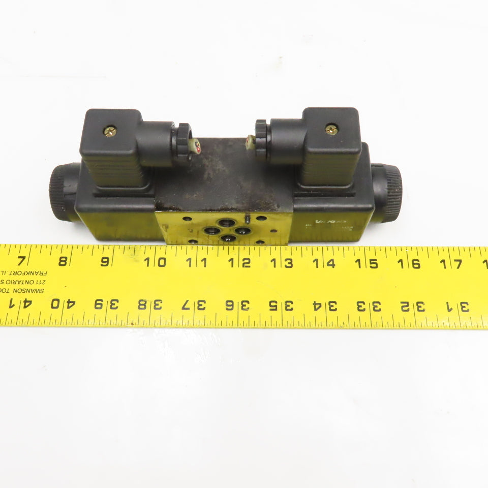 Vickers DG4V-CS-2C-M 4/3 Position Closed Center Hydraulic Valve 120V Coil
