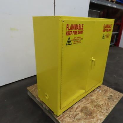 30 Gallon 1 Shelf Flammable Liquid Storage Cabinet 43" x 18" x 44"