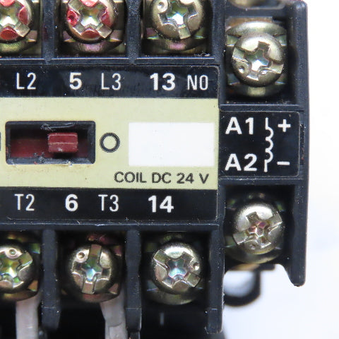 Fuji SJ-0SG TR-0N/3 Contactor 440V 2.2kW 24VDC Coil 2.2-3.4A Trip Lot Of 2